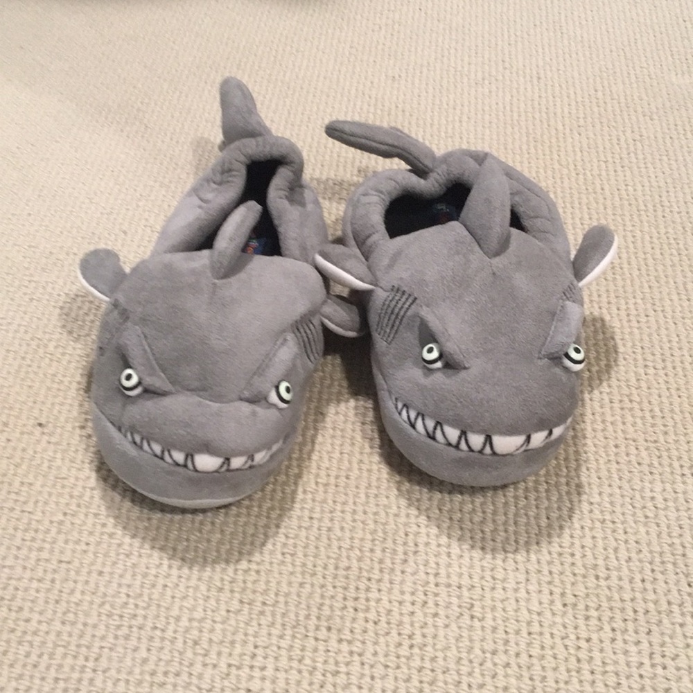 stride rite shark slippers